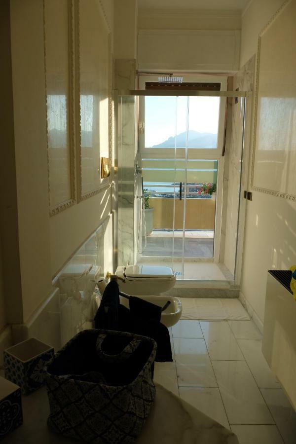 Suite Inn Salerno Kültér fotó